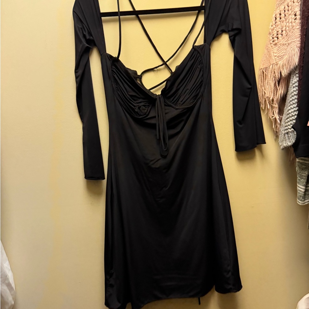 Chic Black Long Sleeve Dress with Strappy Back